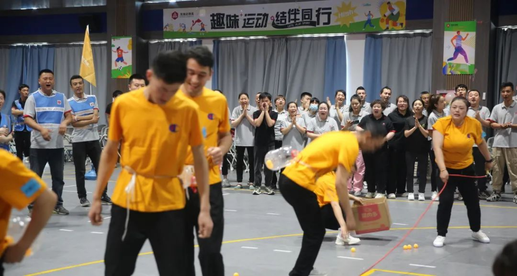 趣味运动结伴同行 | k8凯发物流趣味运动会