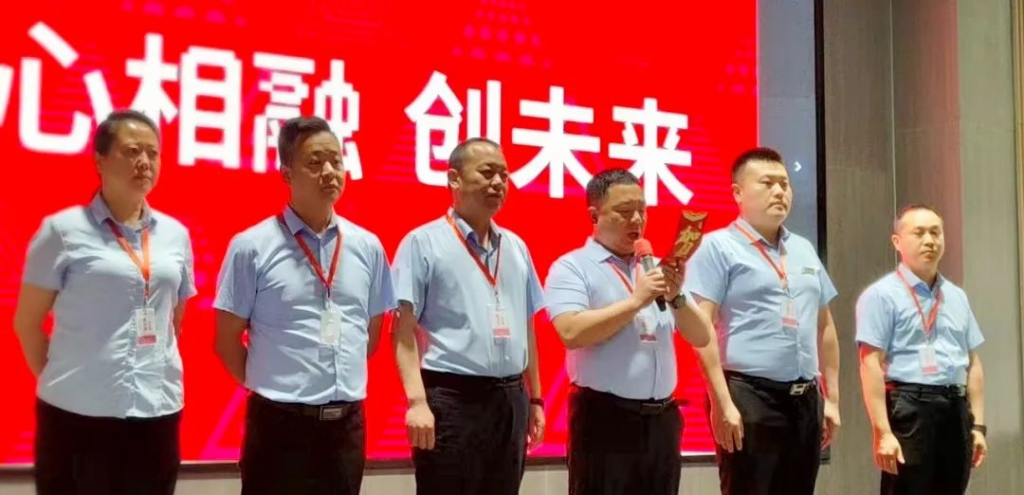趣味运动结伴同行 | k8凯发物流趣味运动会