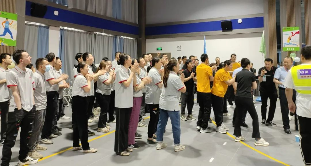 趣味运动结伴同行 | k8凯发物流趣味运动会
